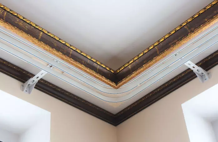 了解如何計算窗簾的簷口的長度