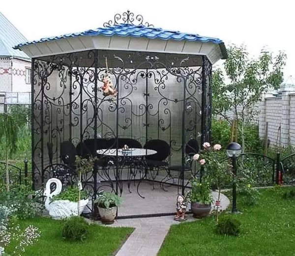 Gazebo từ ống kim loại bằng tay của chính họ