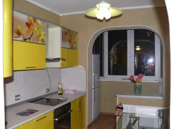 Menggabungkan balkoni (loggia) dengan dapur, bilik