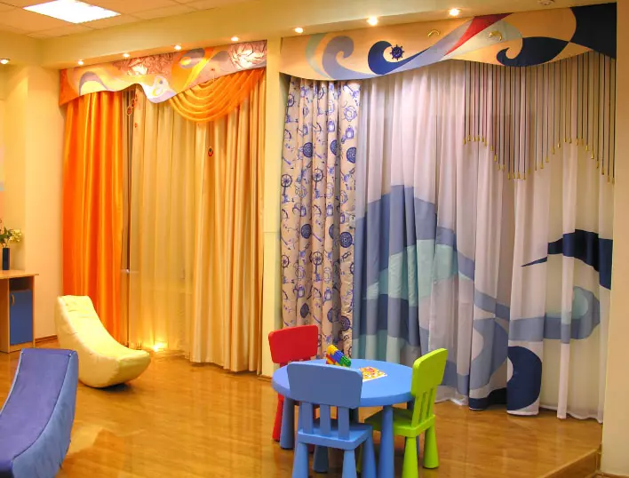 Bagaimana untuk menjahit kain di bilik kanak-kanak sendiri - cara terpantas