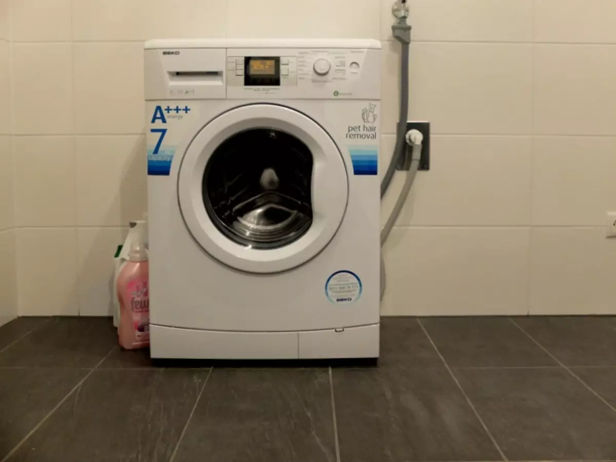 वॉशिंग मशीनच्या शेल्फ् 'चे अव रुप