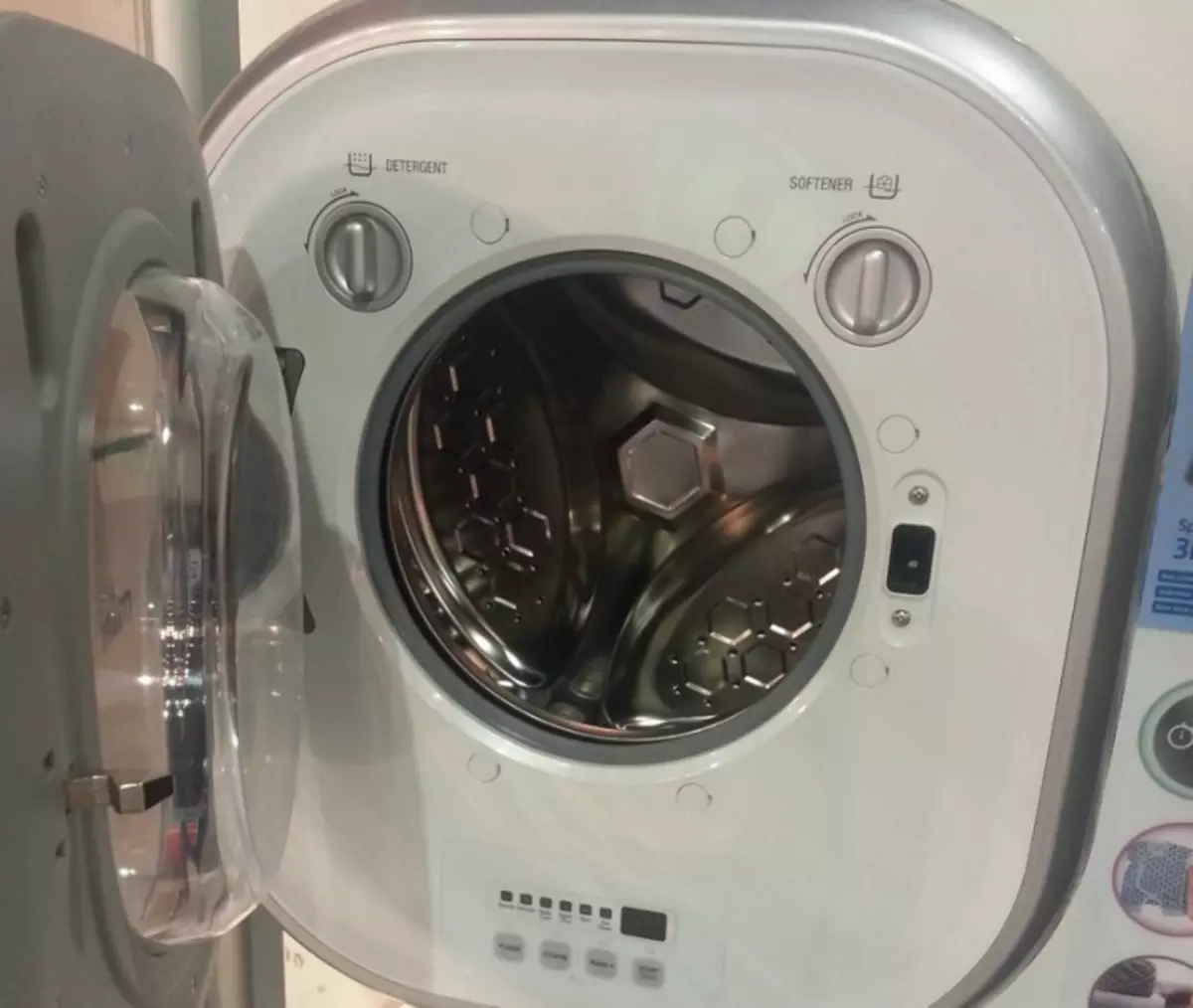 Máquinas de lavar roupa - uma excelente solução para uma pequena casa de banho
