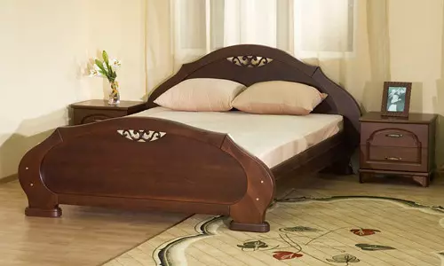 Hur man gör en säng gör det själv från trä: fasad prestanda