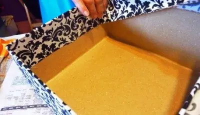 Cum să atașați tapetul casetei