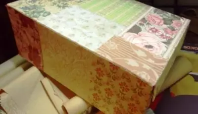 Comment attacher le papier peint boîte