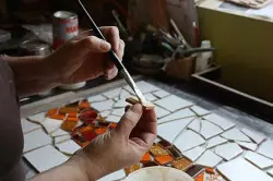 Wir machen einen Tisch vom Mosaik mit deinen eigenen Händen
