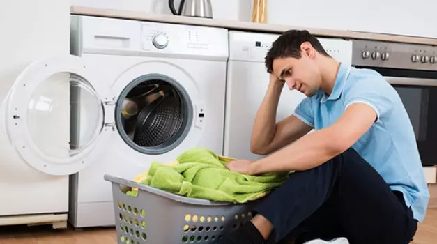 एक कपड़े धोने की मशीन में फ़िल्टर कैसे साफ करें?