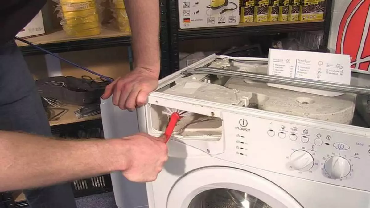 Dlaczego pralka nie bierze proszku do prania ani klimatyzacji i co robić?