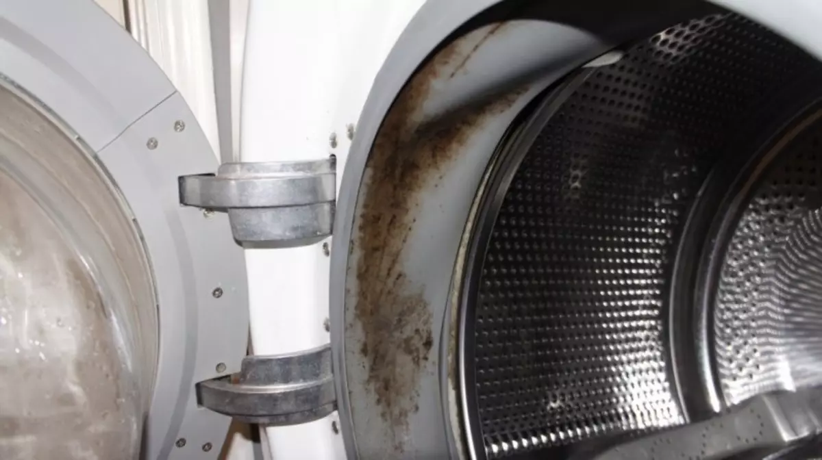 How to clean the drum of a washing machine?
