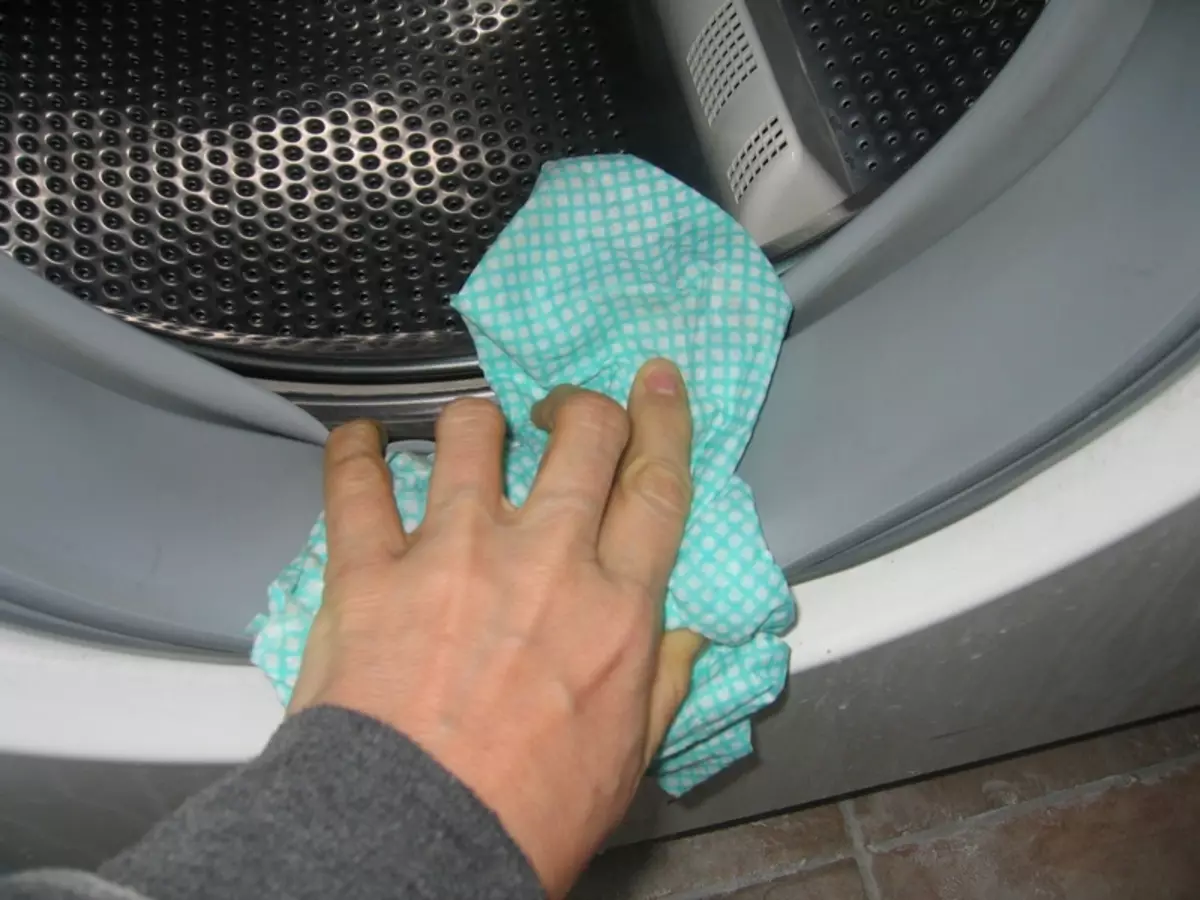 Kuidas puhastada pesumasina trumli?