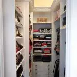 Як зробити гардеробну кімнату з комори: ідеї облаштування | +50 фото