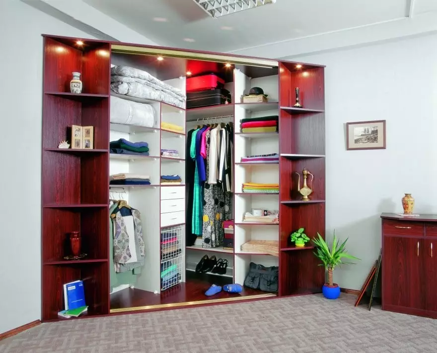 Corner Garderobe Coupe