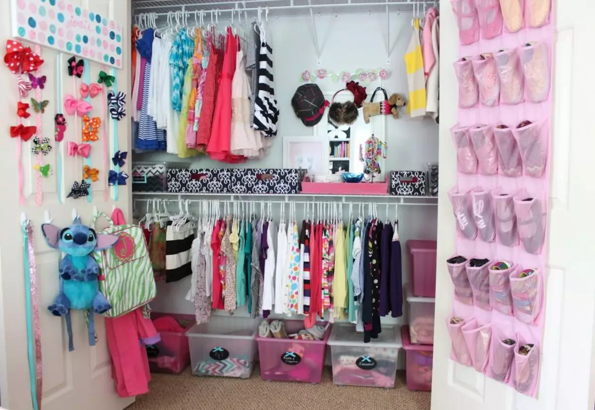 Mini wardrobe para sa Girl.