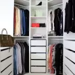 Kuinka tehdä pukuhuone varastosta: järjestelyn ajatukset +50 valokuva