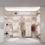 Paano magplano ng wardrobe room: Pagpili ng isang configuration, lokasyon at hindi pangkaraniwang mga ideya (+160 mga larawan)