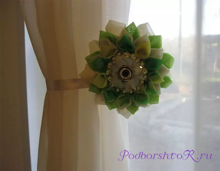 Kanzashi Għal Purtieri Do It Yourself: Pariri Masters