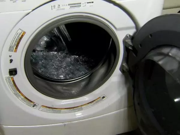 वॉशिंग मशीन पाणी बंद करते