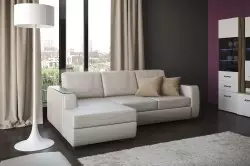 Como elixir un sofá ao interior?