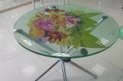 Kā padarīt stikla galdu ar savām rokām