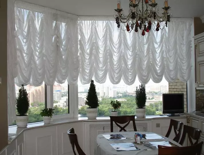 How beautiful to arrange the walls with curtains