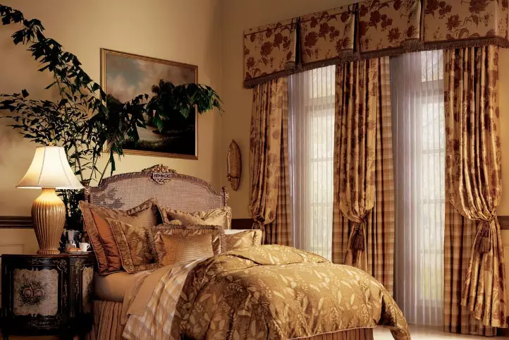 Designere råder: Hvordan velge vakre gardiner i to vinduer