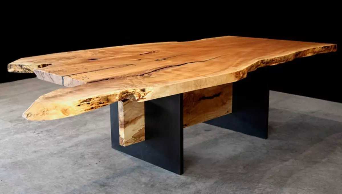 Meja bundar di dapur: Foto meja makan kayu untuk dapur kecil, dengan tepi bulat, instruksi video dengan tangan mereka sendiri