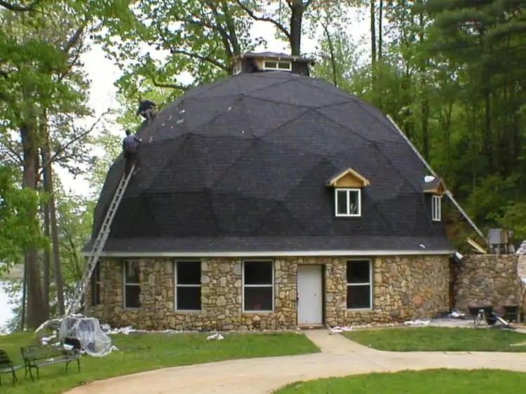 Mga balay sa dome