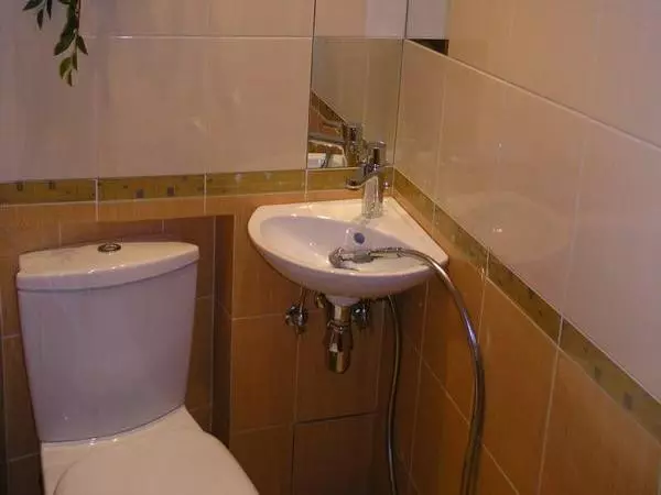 WC higiénikus zuhanyzóval