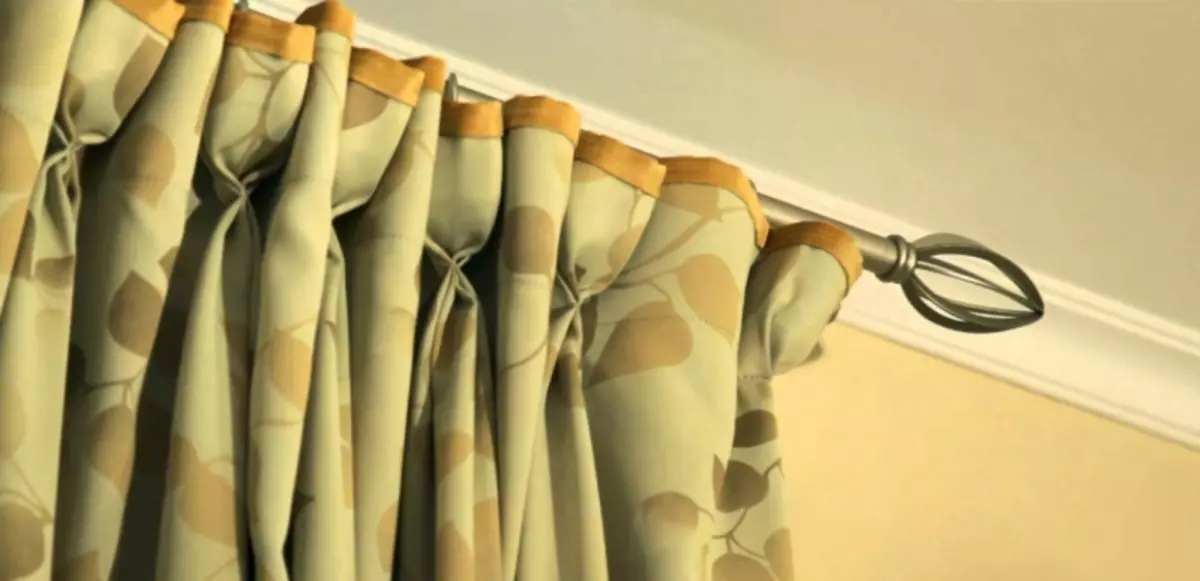 Scopri quali tipi di pieghe possono essere fatti usando un nastro per tende