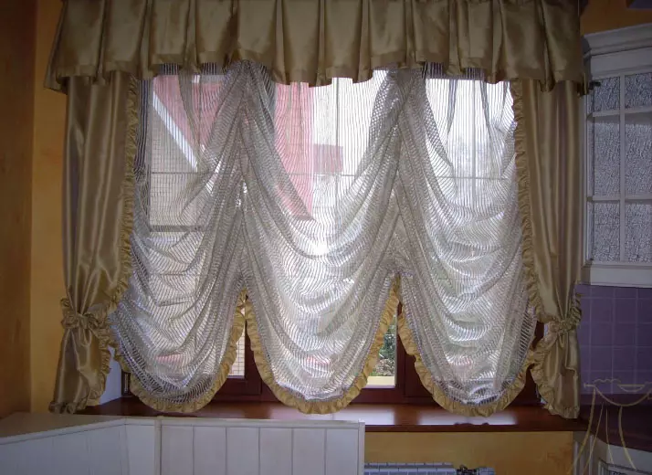 Aprenda a costurar as cortinas de marquise com suas próprias mãos