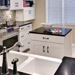 Як упісаць кухонны востраў у маленькую кухню?