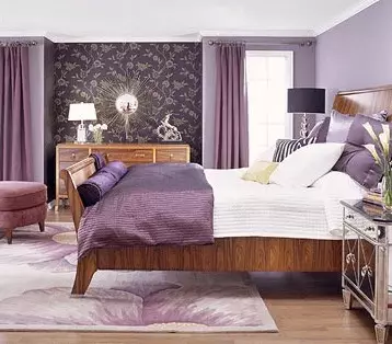 Виолетова позадини во внатрешноста на спалната соба: Корисни правила (слика)