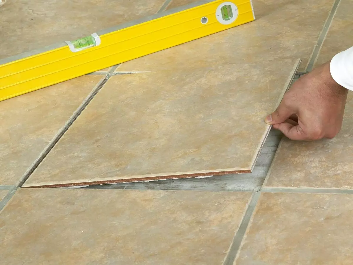 Bagaimana cara memperbarui lantai tanpa perbaikan?