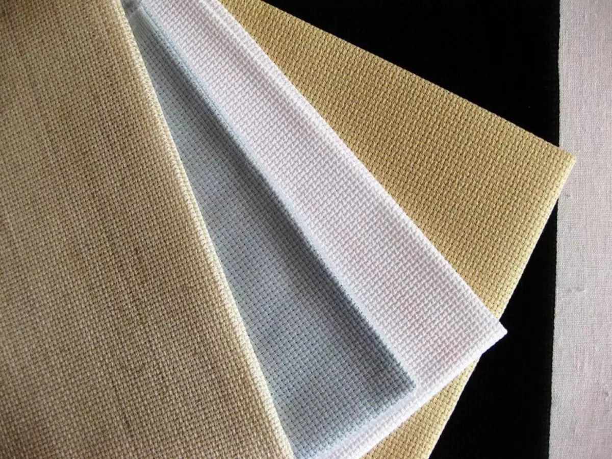 Teixit de brodats creuats: quin és el nom dels esquemes habituals i suaus en què es pot, un drap suau per a la llar