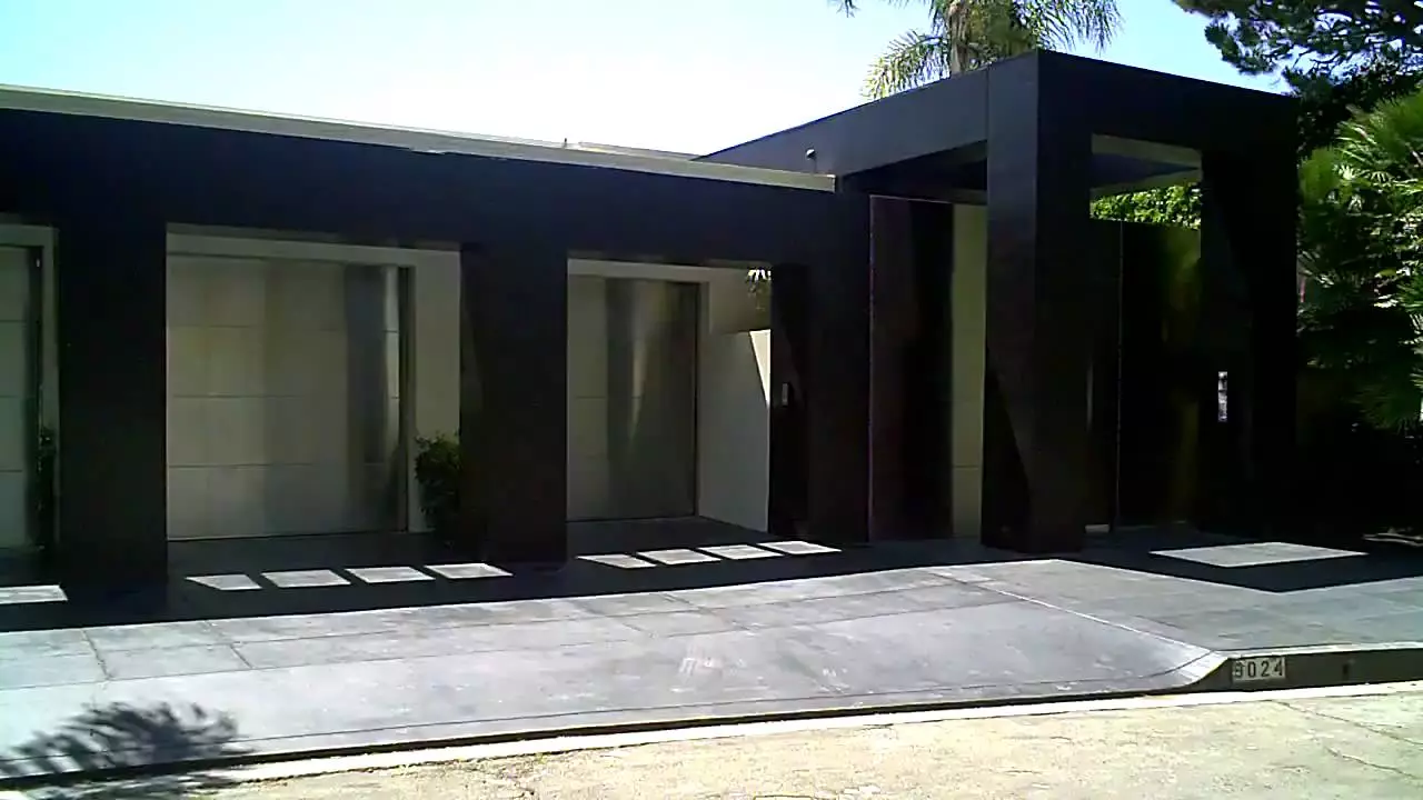 Кеану Ривс: Шик Вила во Лос Анџелес за 5.000.000 $ [Внатрешен преглед]
