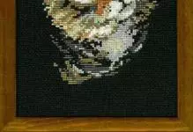 Cross Stitch Cats: Britaj katoj, tegmentaj aroj, ruĝhara kaj nigraj bildoj, foto luno mallaborema kato