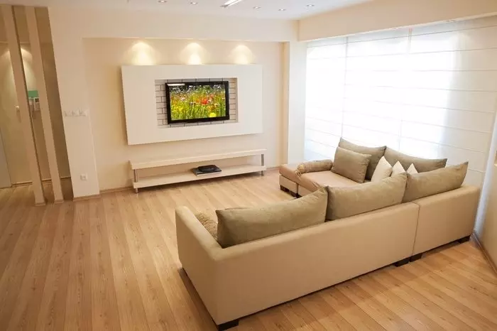 Vlastnosti dizajnu obývacej izby s televízorom na stene