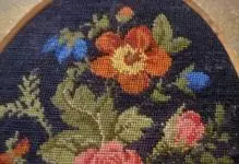 I-Tapestry kwi-Cross-Stitch: Ilaphu lokubetha, ubungakanani obukhulu, i-lever kunye nemizobo yesimahla, iRiolis