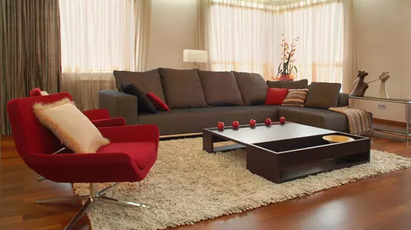 Bruna möbler: vilken tapeter att välja, foto