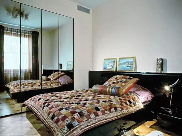 寝室デザイン8平方メートル：登録規則、家具の選択