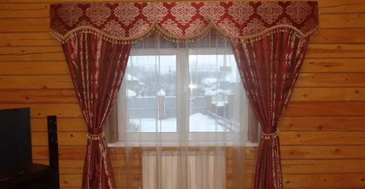 Hvordan man giver et vint interiør med et gardin med en frynse