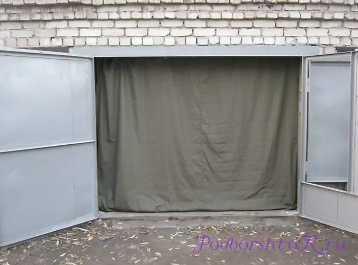 Com triar i fer cortines de lona al garatge