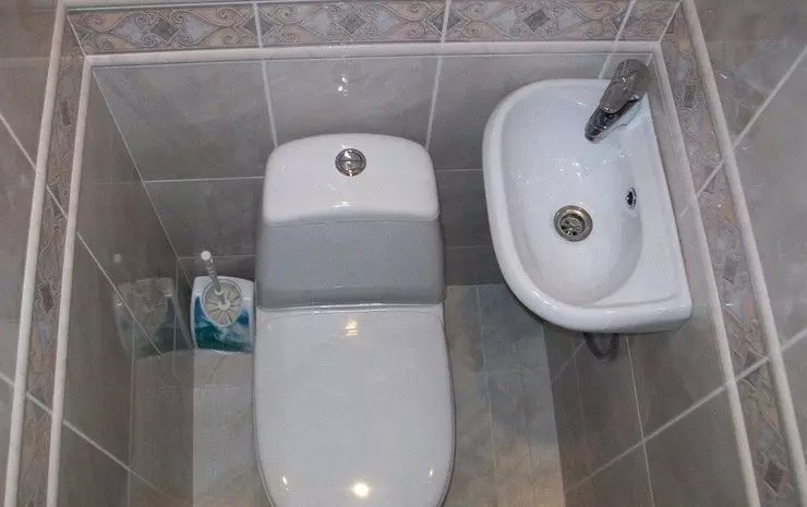 Maži kriauklės tualete