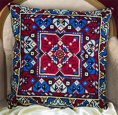 Coixins de brodats creuats: kits de bricolatge, patrons de Vervako i Riolis, adorns per a sofà de coixí, mida