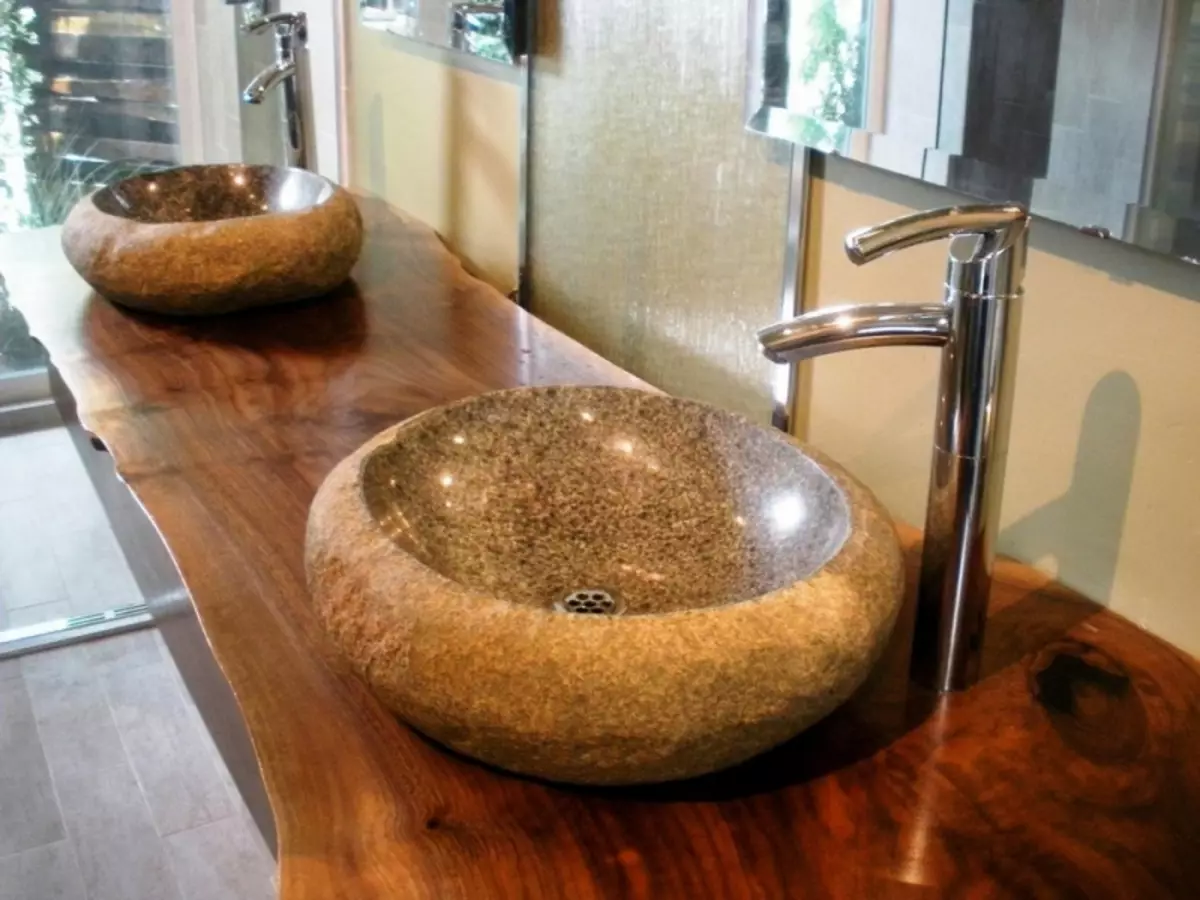 Sink de pedra do banheiro