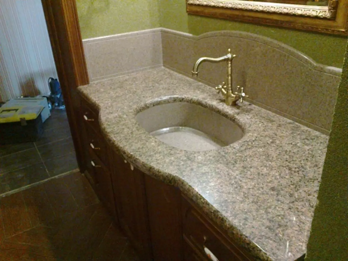 Pía de pedra artificial para o baño