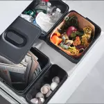 ¿Qué tan hermoso organiza una recolección de basura separada en tu cocina?
