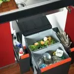 How beautiful to organize a separate garbage collection in your kitchen?