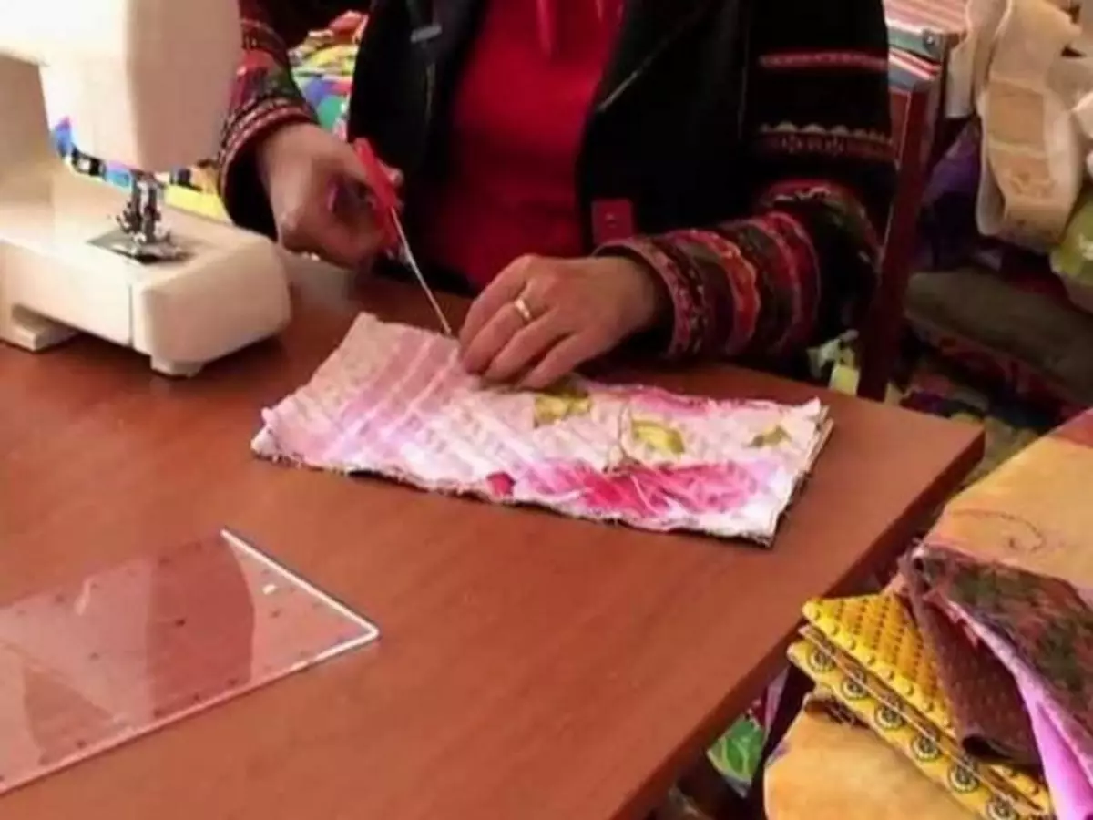 Patchwork Sewing on ilus ja lihtne algajatele: skeemid ja mustrid, patchwork seadmed, videoõpe, foto meister klass samm-sammult, kust alustada, patchwork lint ja maalid