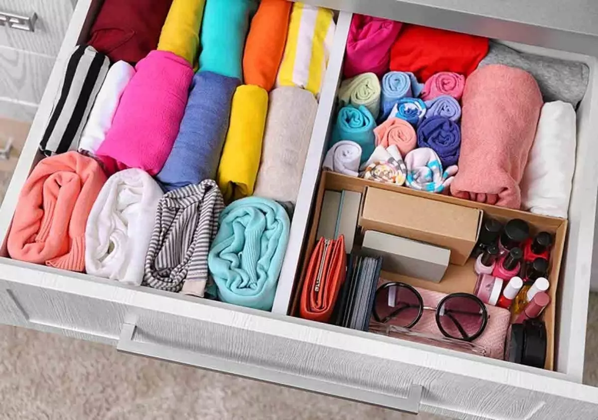How to free the place in the closet: 5 topical tips